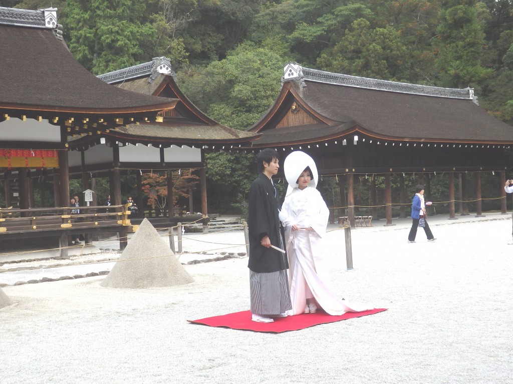 【上賀茂神社結婚式】本殿前御籍屋での挙式